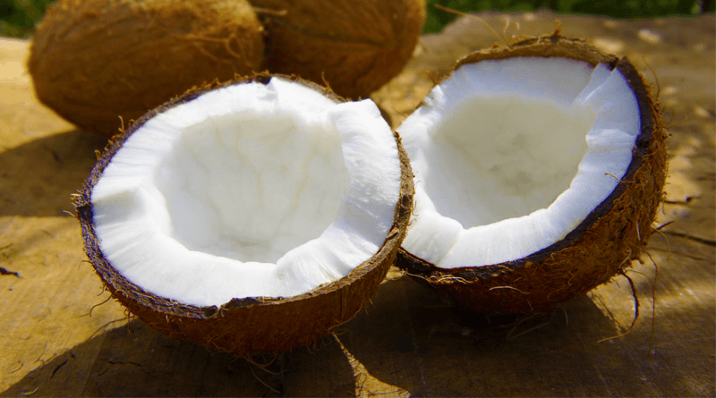 Benefits of Coconut Oil in Cooking and as a Cosmetic