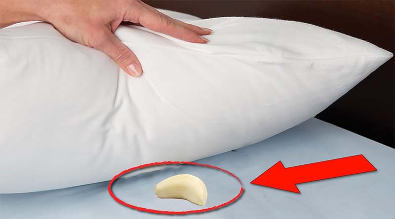 These are the benefits of putting a garlic clove under the pillow